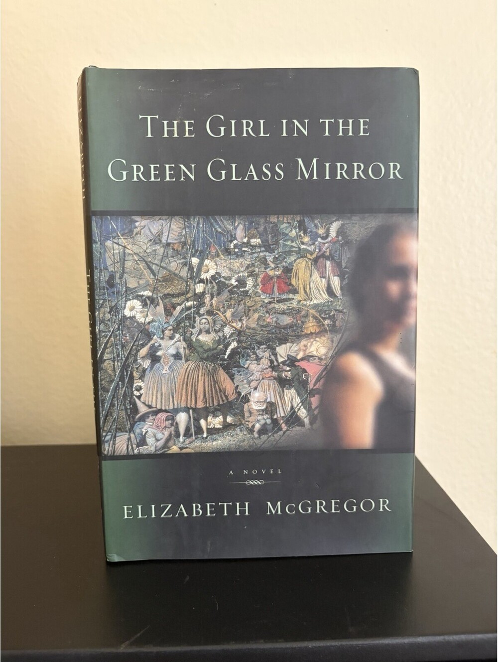 The Girl in the Green Glass Mirror McGregor, Elizabeth